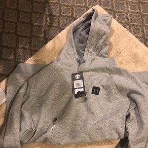 Men’s pullover hooded sweatshirt